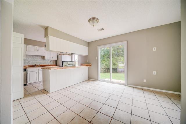 Building Photo - Raleigh 3BR with appliances included — move in without the shopping list