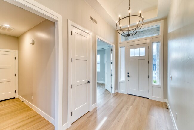 Building Photo - 362 Firerock Way