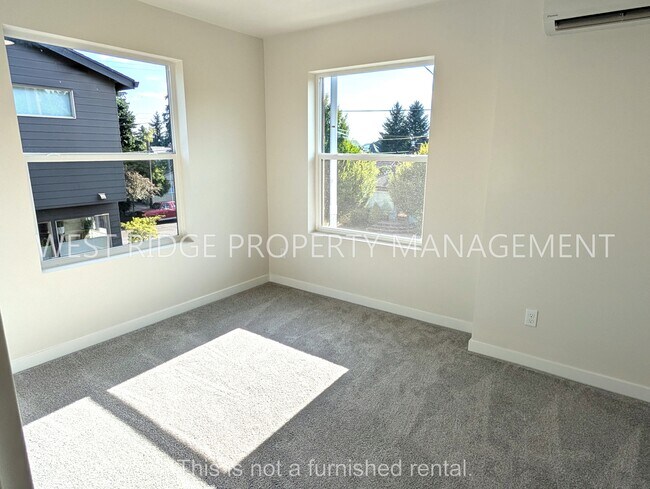 Building Photo - 6285 NE 19th Ave