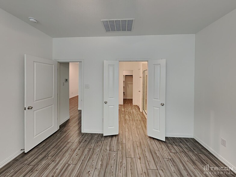 Building Photo - 2513 Starwater Dr