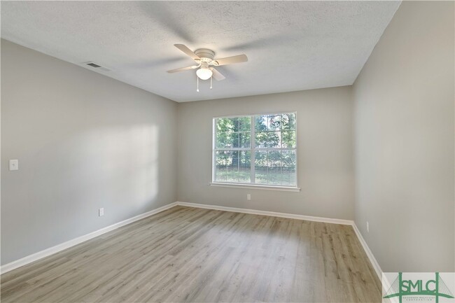 Building Photo - 65 Falcon Dr