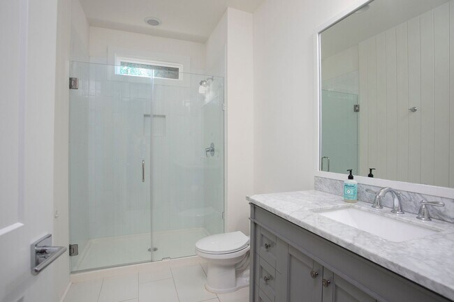 Building Photo - Modern Beauty In Charming Neighborhood!