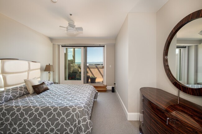 Building Photo - 1560 Blake St