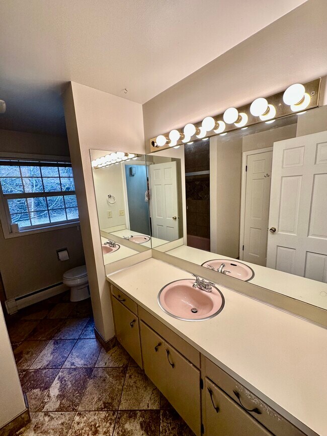 Building Photo - 2816 W Dell Dr