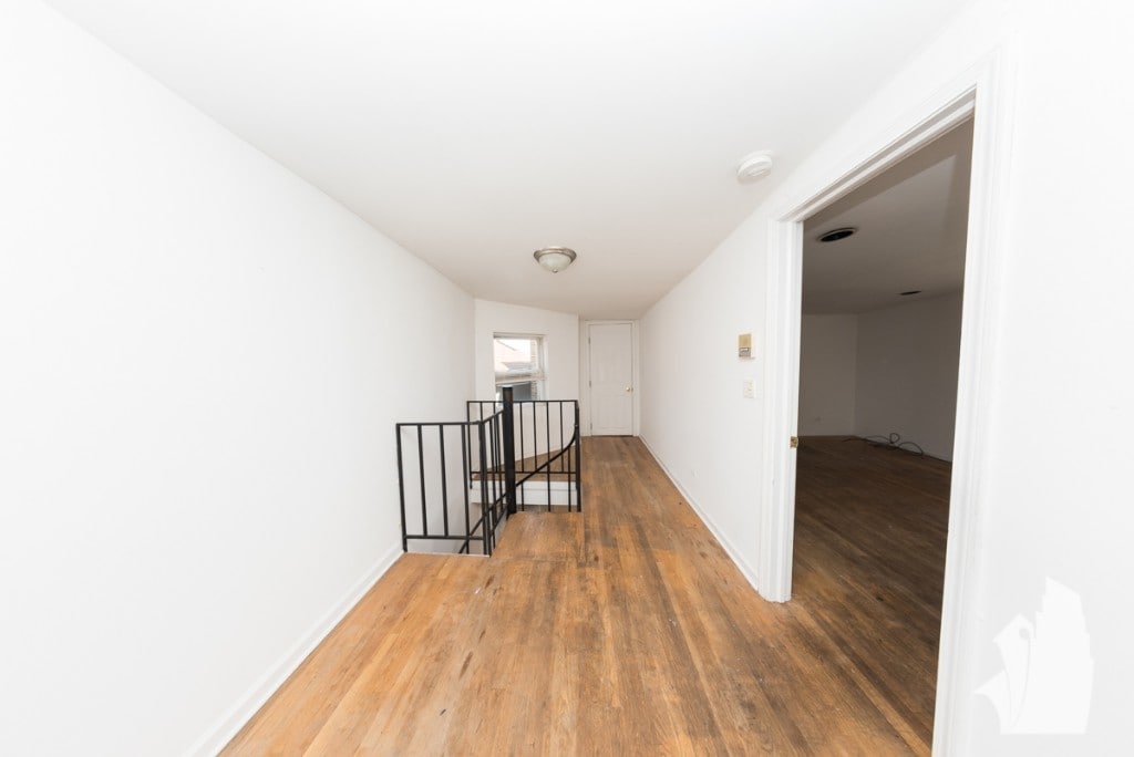 Building Photo - 2318 N Southport Ave