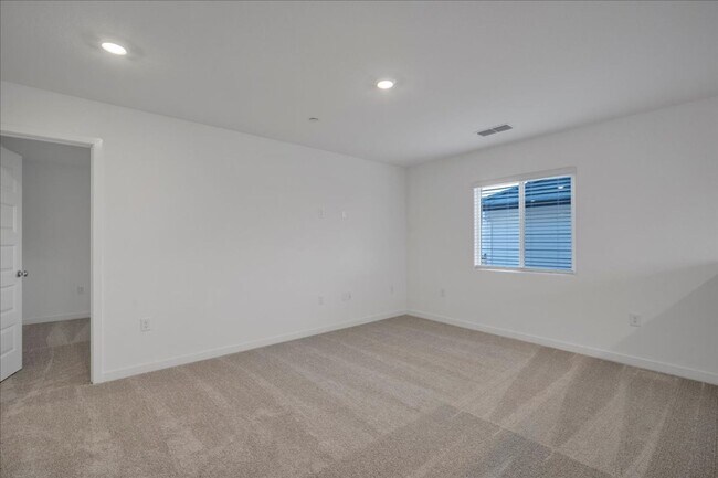 Building Photo - 12658 Rosefinch Wy