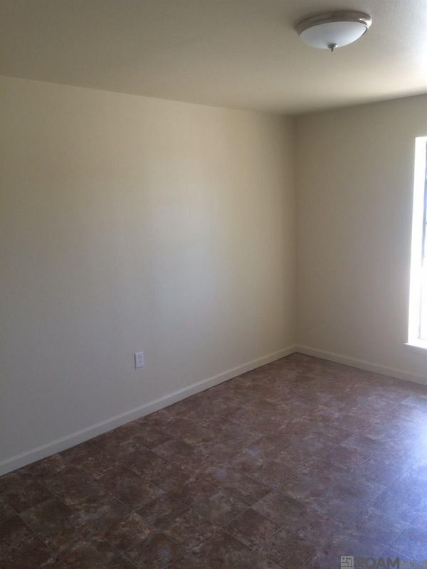 Building Photo - 9135 Great Smokey Ave