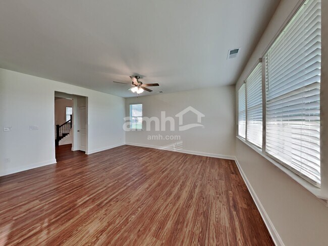 Building Photo - 147 Hazel Pk Dr