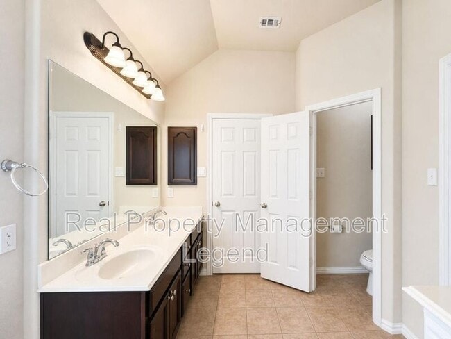 Building Photo - 304 Blythe Bridge Dr