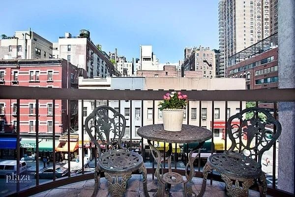 Building Photo - 150 E 85th St