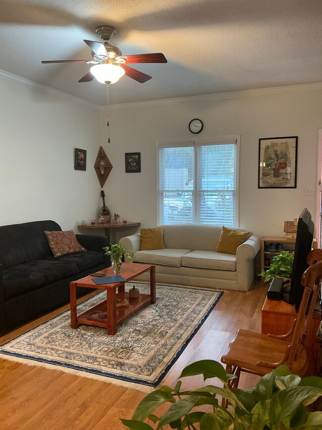 Building Photo - 2 Bedroom/2 .5 Bath FURNISHED Condo locate...