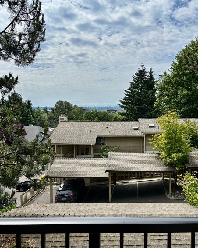 Building Photo - 2 Bed / 2 Bath Downtown Kirkland Condo $2,...