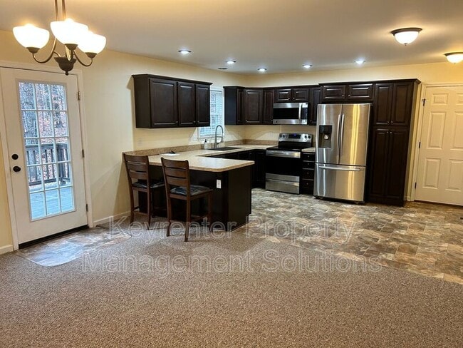 Building Photo - 107 Oakstone Run