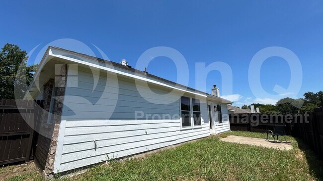Building Photo - 1028 Aviary Dr