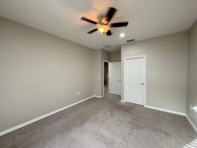 Building Photo - $300 off of a month of rent!! Experience the Epitome of Lakeside Luxury Living — For Rent in Narc...