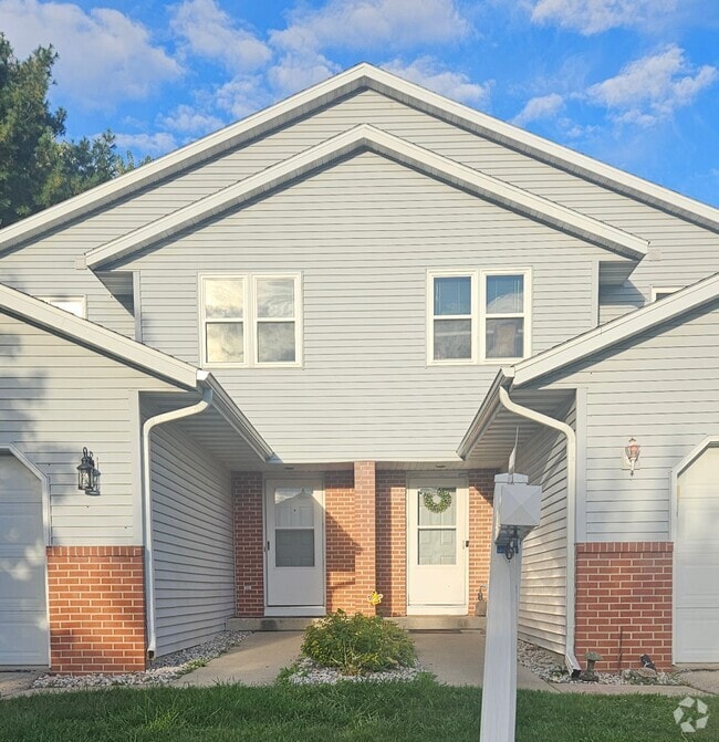 Building Photo - 401 Trail Side Dr