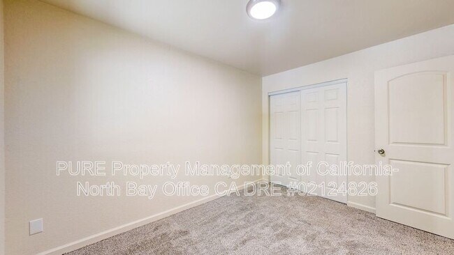 Building Photo - 360 Manka Cir