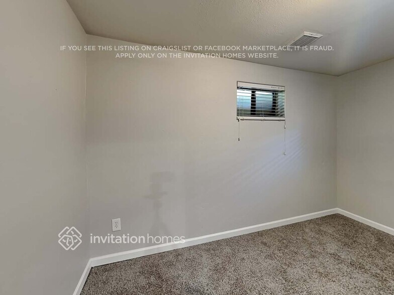 Building Photo - 1617 S Sedalia St