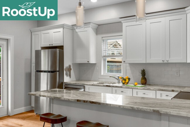 Building Photo - Furnished Bedroom with Private Bath in East Boston