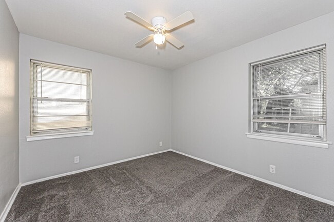 Building Photo - 3 BR/1BA | Updated Single Family Home | 1-Car Garage  | Large Backyard!
