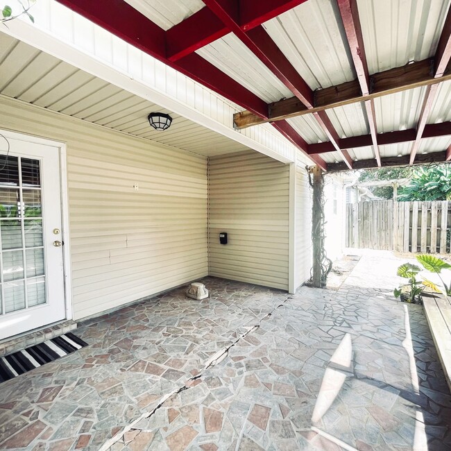 Building Photo - 931 Ibis Way