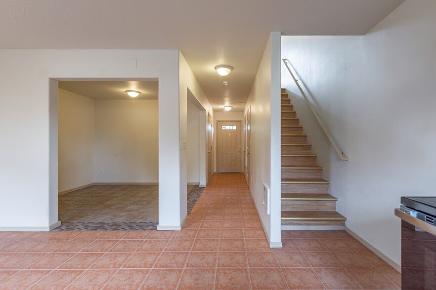 Building Photo - 2988 SE 122nd Ave