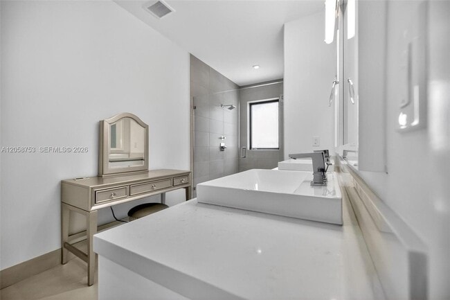 Building Photo - 16709 Botaniko Dr N