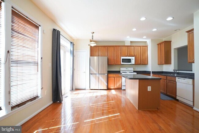 Building Photo - 5685 Faircloth Ct