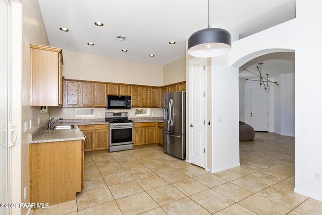 Building Photo - 5827 Gerard Dr