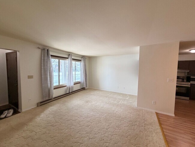 Building Photo - 2 Bed/ 2 Bath Condo