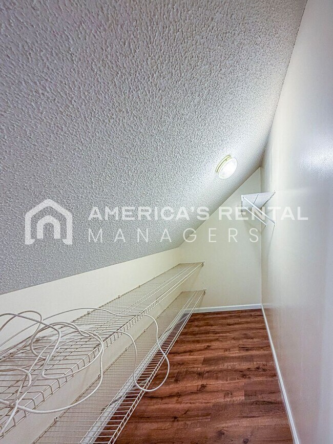 Building Photo - 1713 Savannah Park Ln
