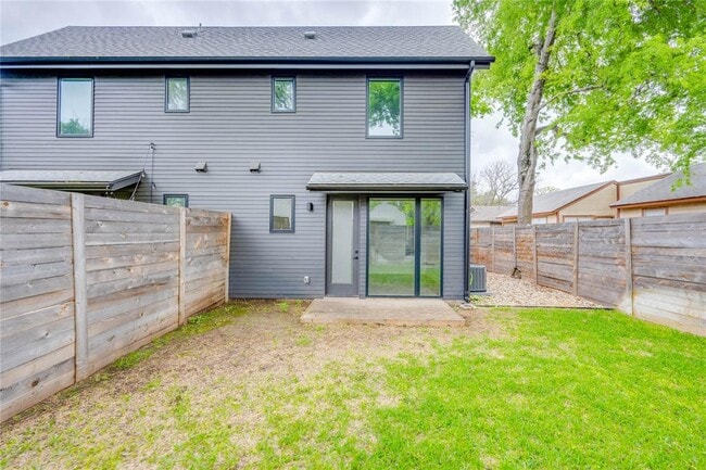 Building Photo - 1206 Justin Ln