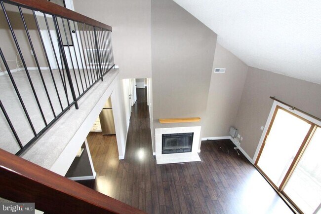 Building Photo - 604 Ravens Crest Dr