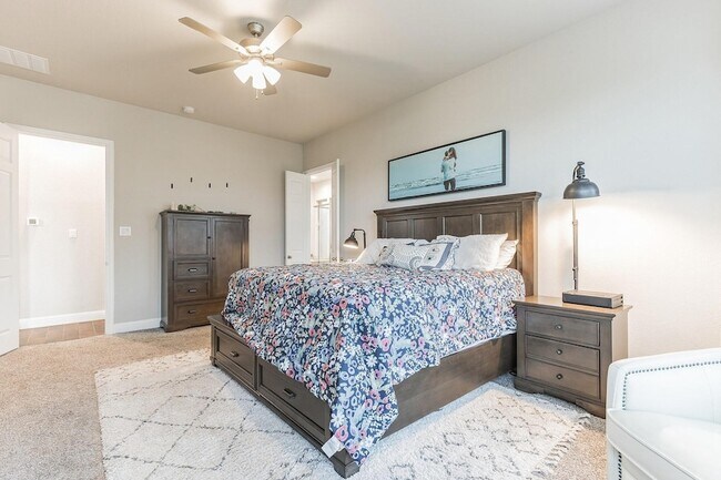 Building Photo - 14800 Belclaire Ave