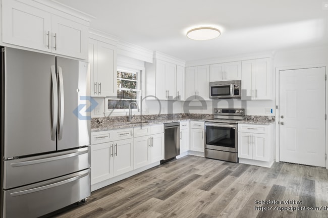 Building Photo - 2968 Sylvan Ramble Rd NE