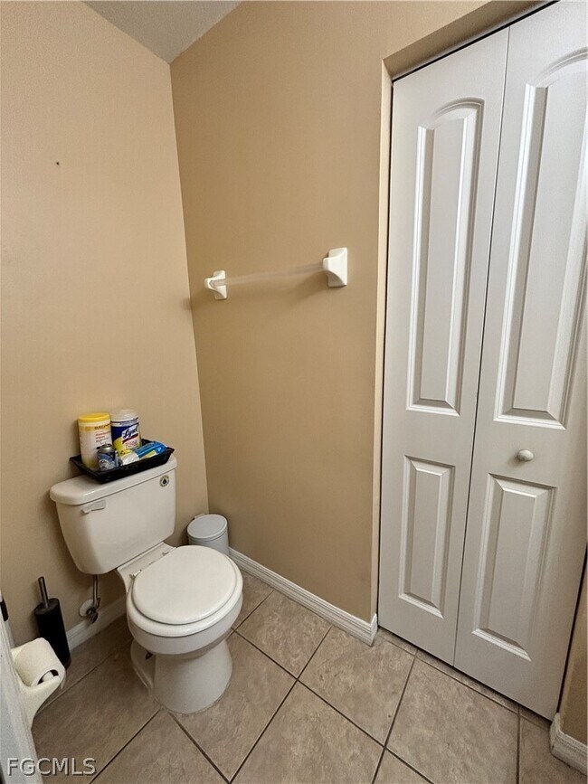 Building Photo - 17533 Holly Oak Ave