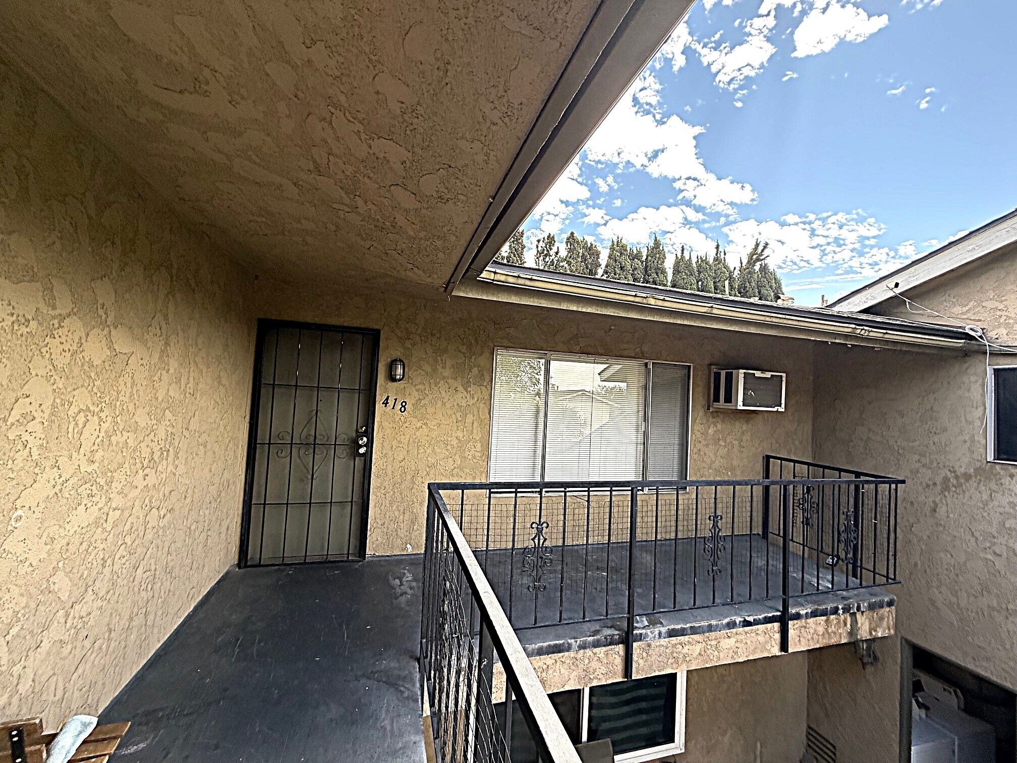 Building Photo - 418 E Blueridge Ave