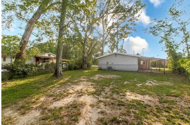 Building Photo - 201 Dixie Dr