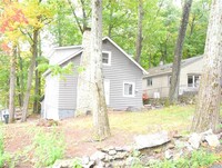 Building Photo - 7 Wildwood Dr