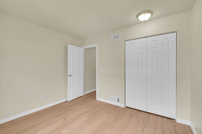Building Photo - $1,695.00 - $500 OFF FIRST MONTH RENT - 2 ...