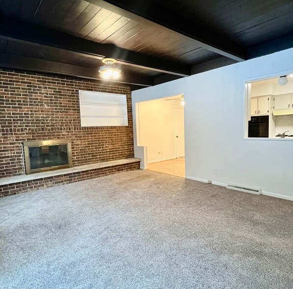 Building Photo - 1735 Forest Dr