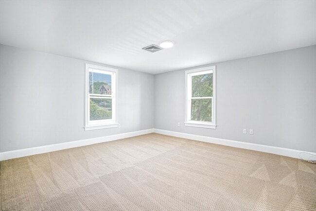 Building Photo - 11 Elmwood Ave