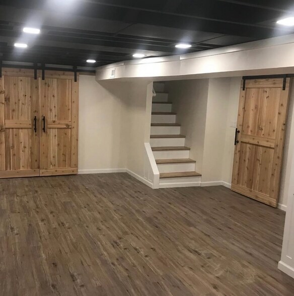 Building Photo - 1500 Pinetree Ln