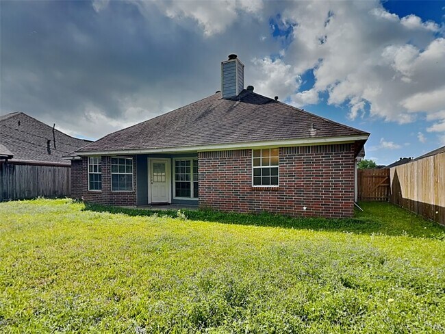 Building Photo - 2922 31st Ave N