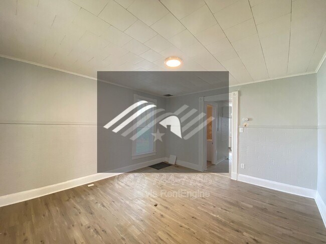 Building Photo - 323 Harrison St