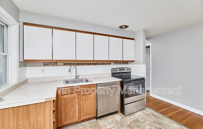 Building Photo - 10128 Ashbrook Dr