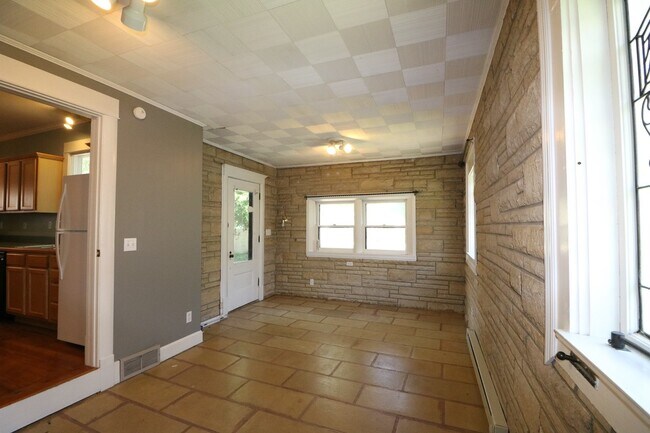 Building Photo - 826 Vattier Street
