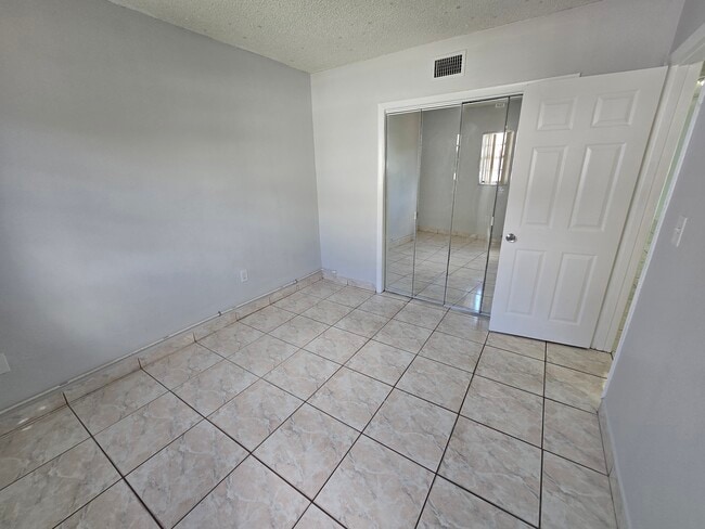 Building Photo - 120 ROYAL PALM Rd