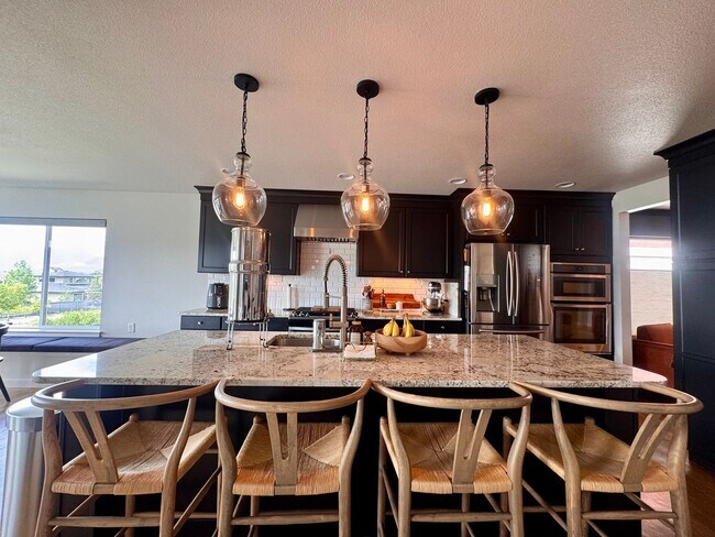 Building Photo - LUXURY 4 Bedroom home in NORTHGATE with Mountain Views