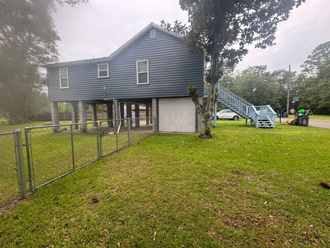 Building Photo - 5112 Kraft St